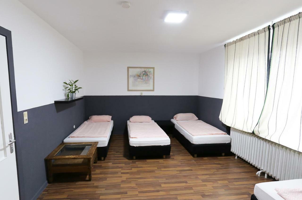 Enna-Zimmervermietung Hamburg-Harburg Buitenkant foto