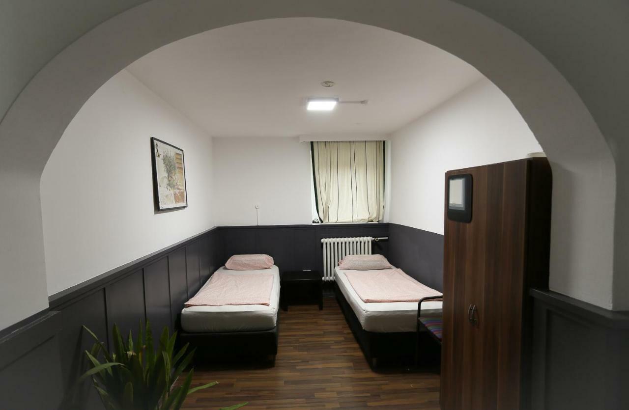 Enna-Zimmervermietung Hamburg-Harburg Buitenkant foto