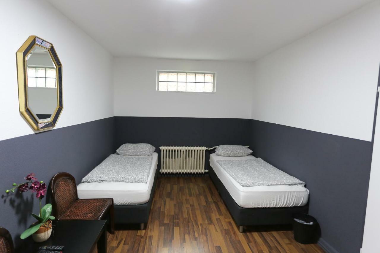 Enna-Zimmervermietung Hamburg-Harburg Buitenkant foto